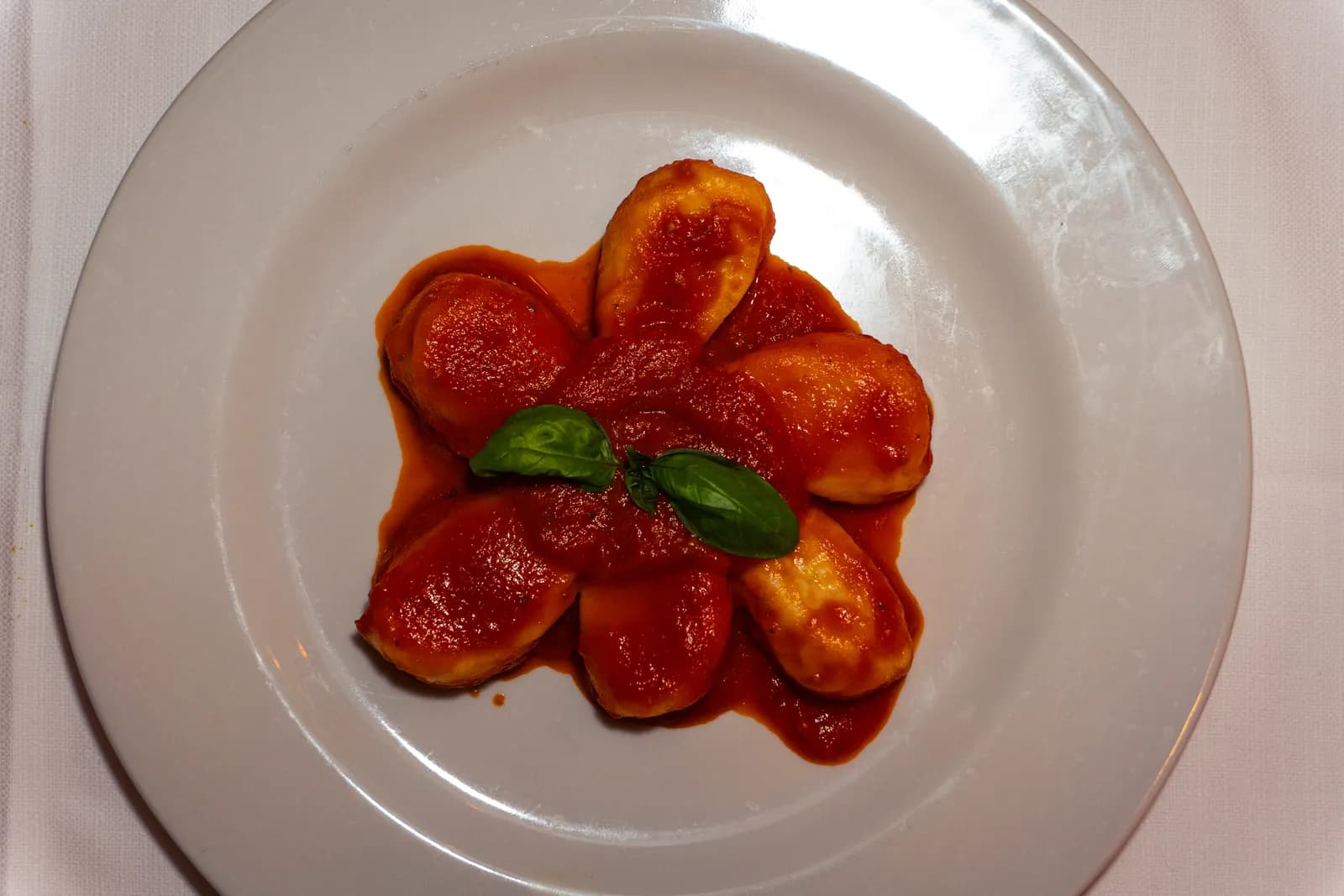 Culurgiones con sugo di pomodoro e basilico